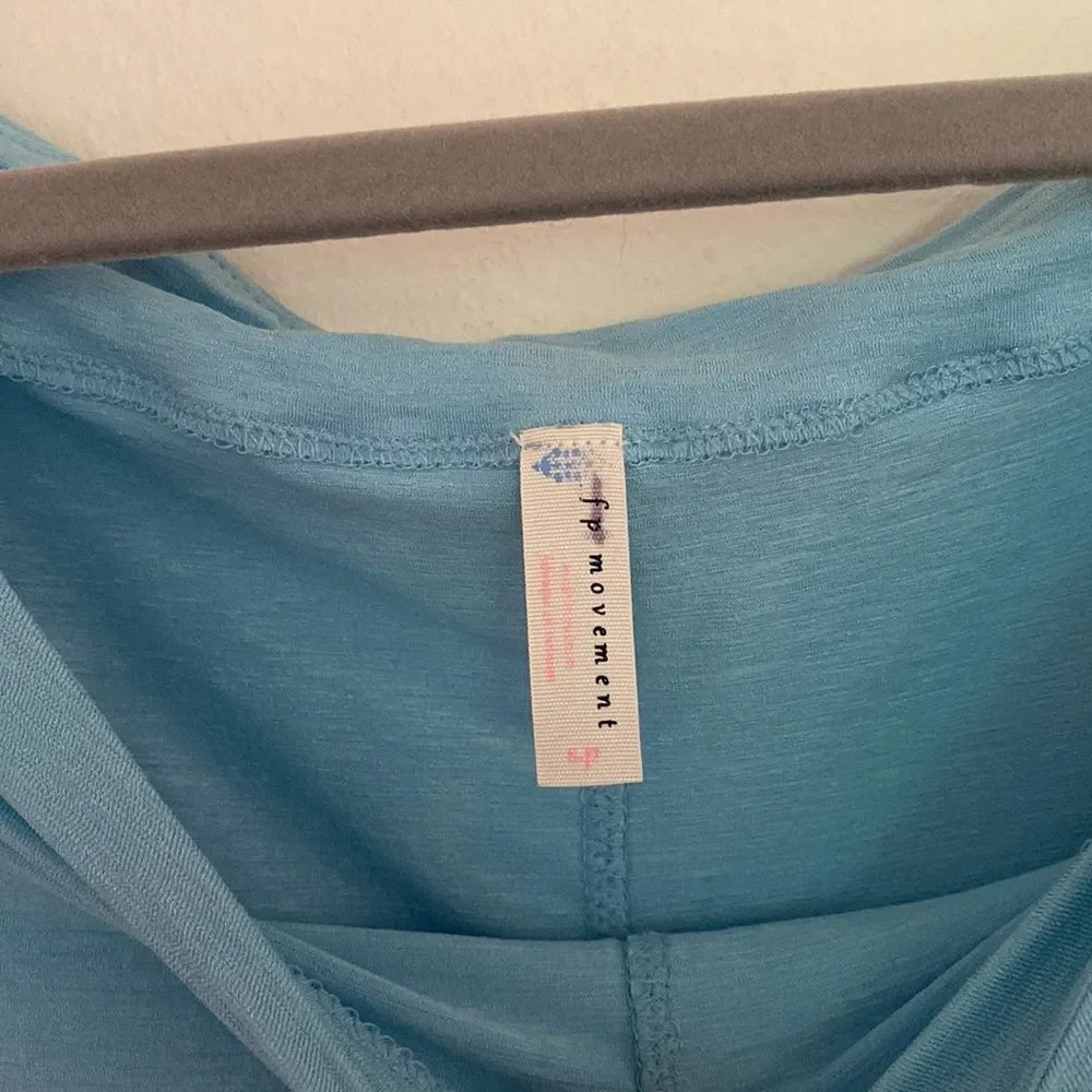 Free People Movement sz‎ S long sleeve light blue boatneck athletic shirt EUC - Picture 4 of 6